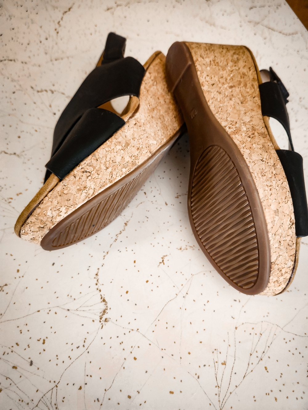 Cushionaire Cork Wedge Platform Sandals Black Size 8 Women's Comfort Shoes - Picture 8 of 8